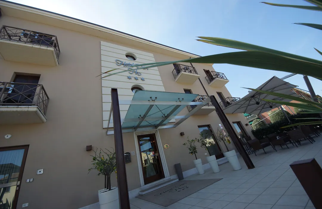 Hotel Dori-1
