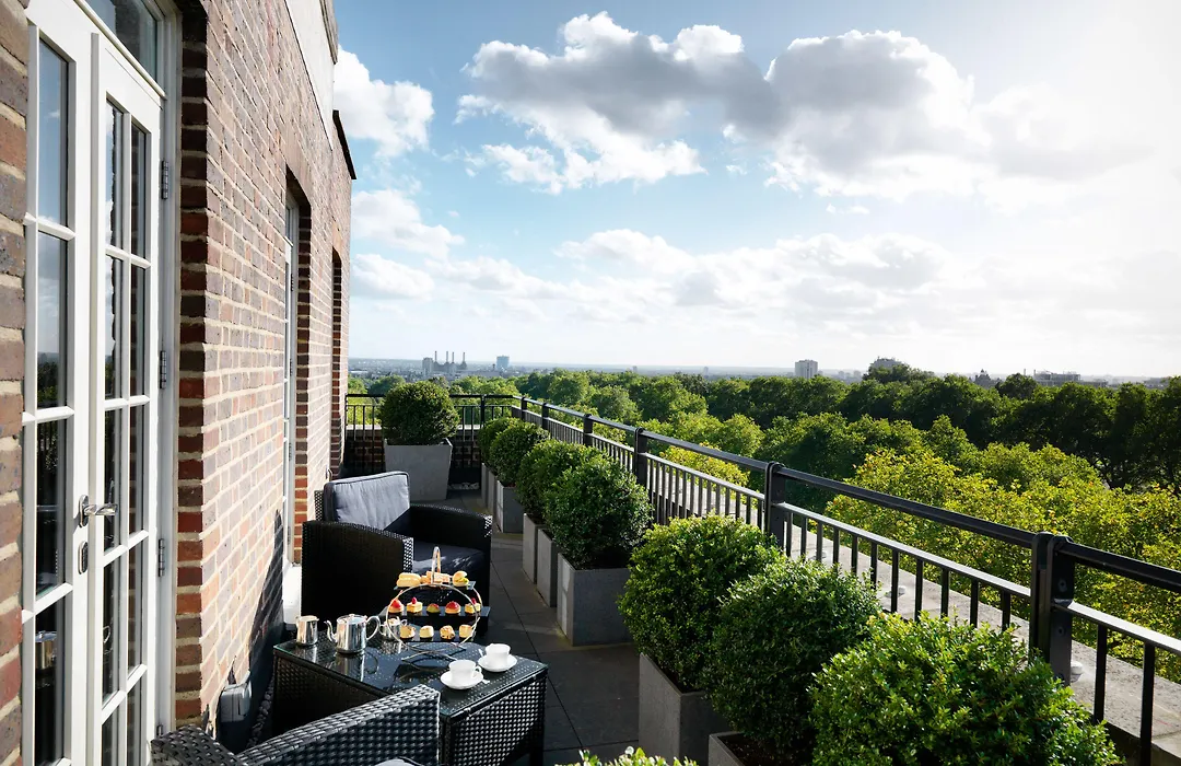 Grosvenor House Suites-1
