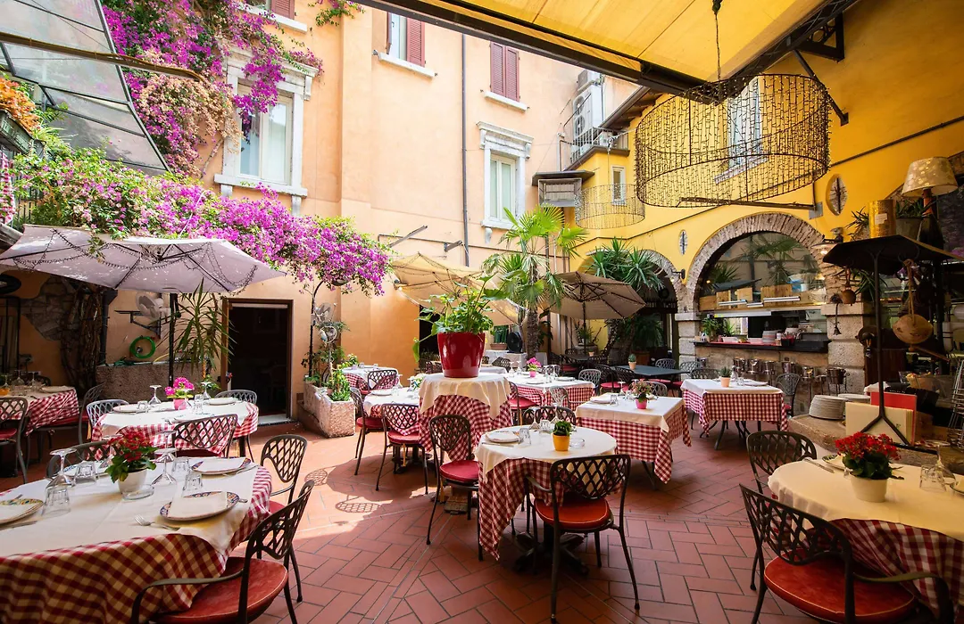 Alessi Hotel Trattoria-1