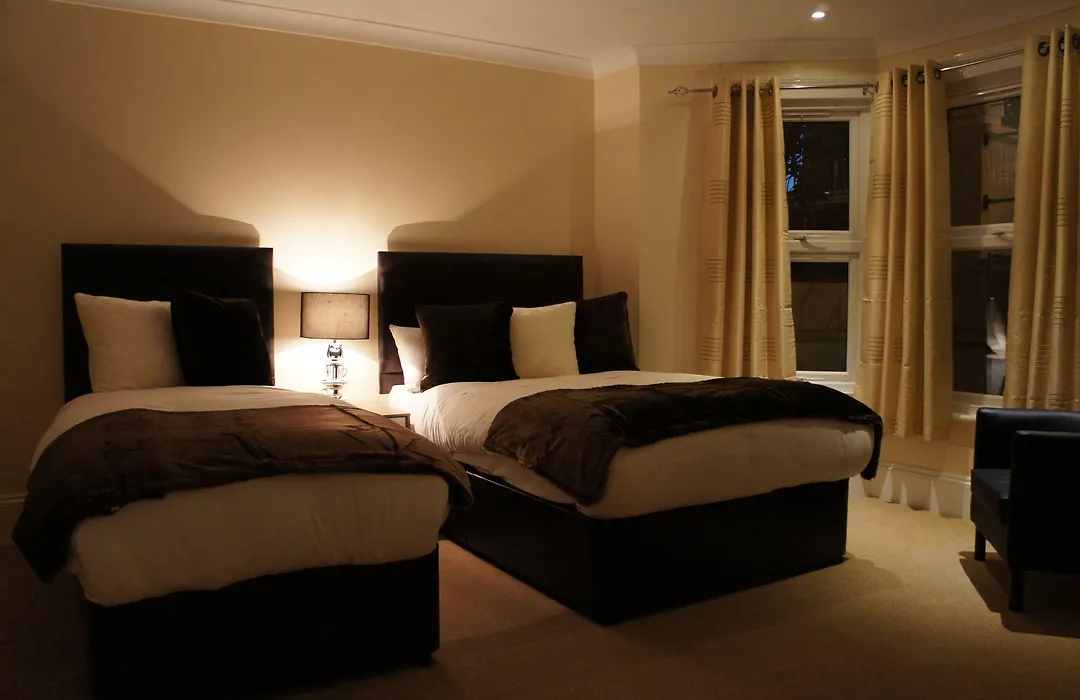 Sapphire Hotel London-1