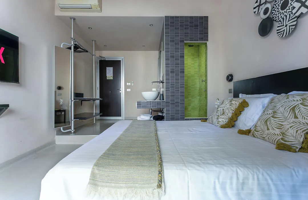 Moai Home-1
