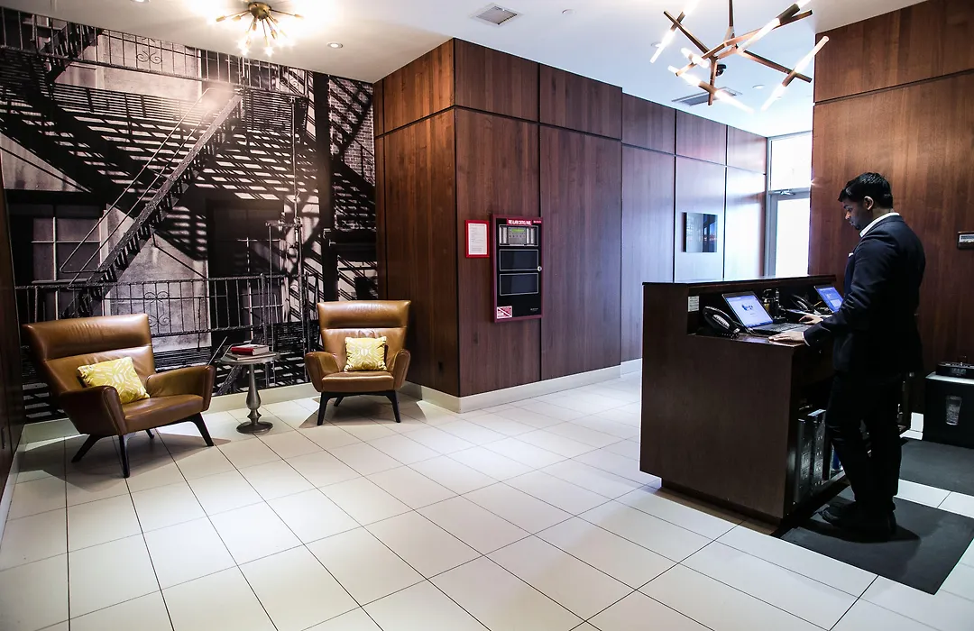Leon Hotel Les-1