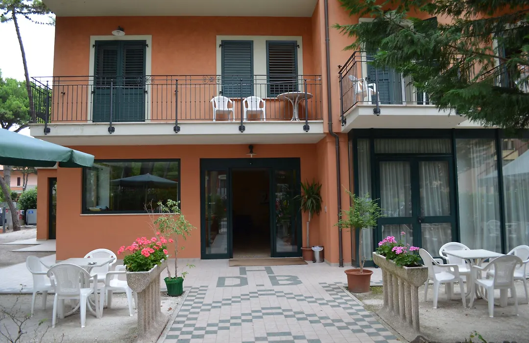 Hotel B&B Des Bains Milano Marittima-1