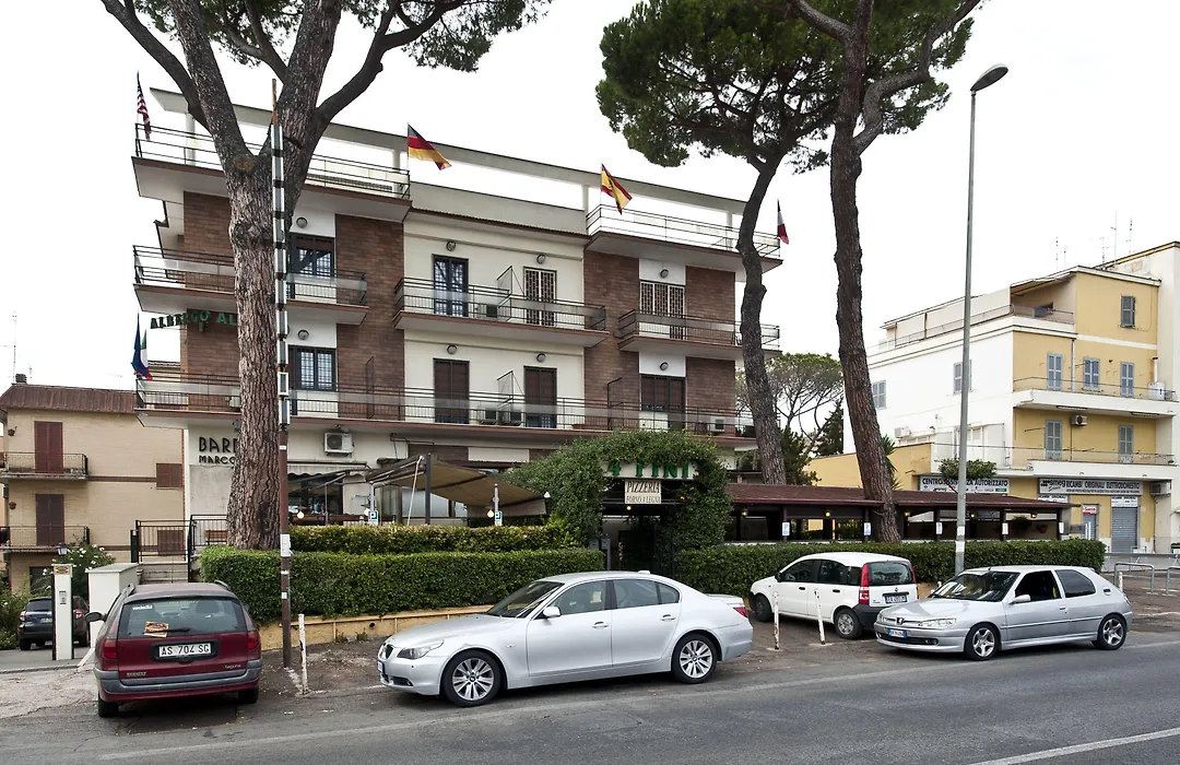 Hotel 4 Pini-1
