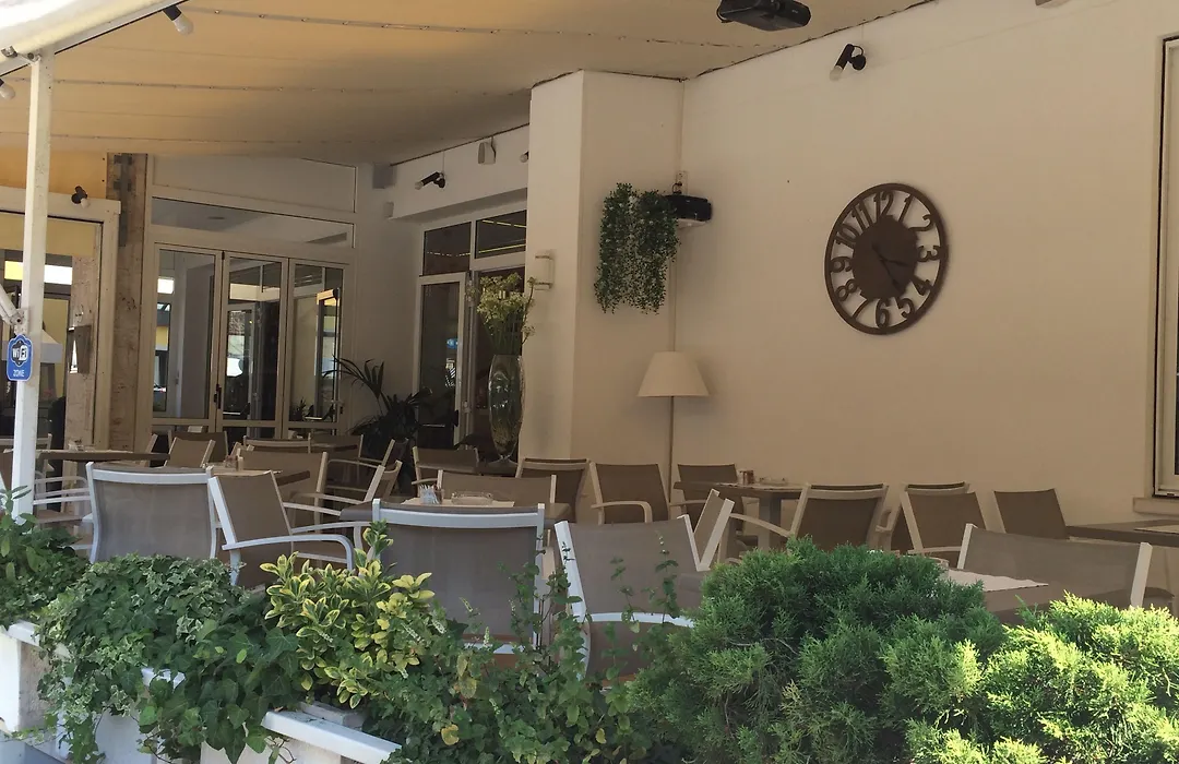 Hotel Touring-1