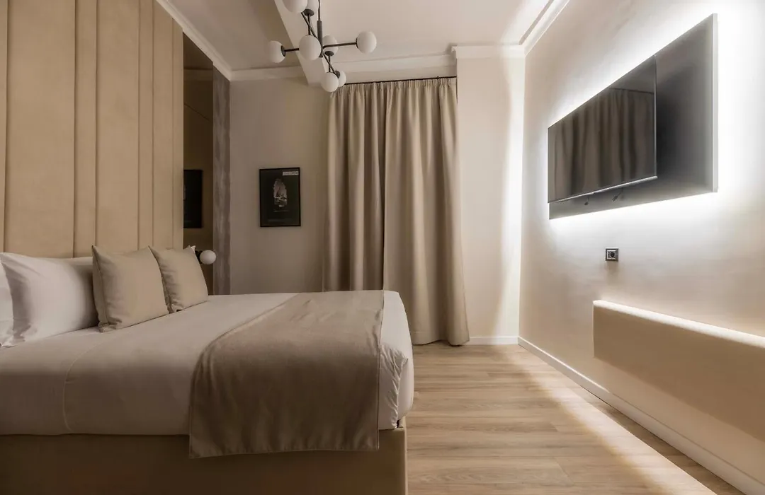 Home At Rome Luxury Navona Guest House 2-1