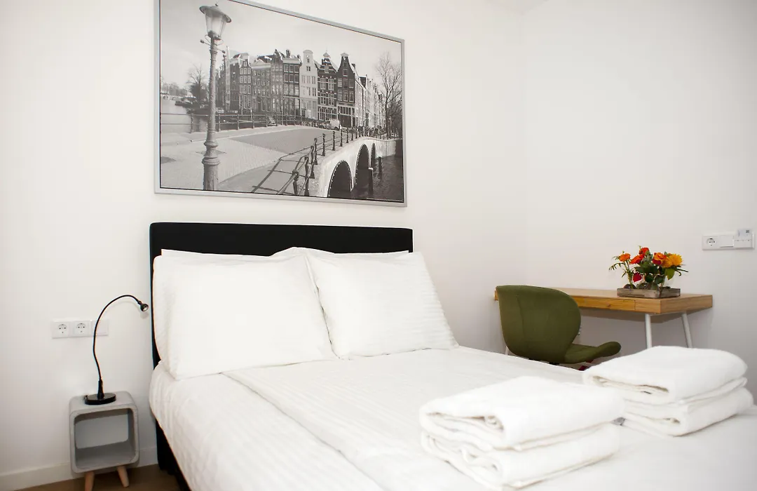 I Hotel-1