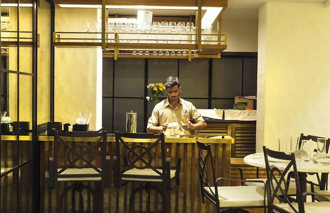 Hotel Harbour View Colaba-1