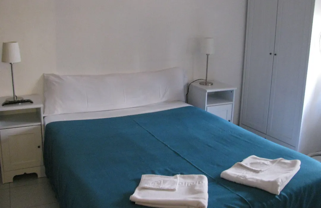 Hostal Elkano-1