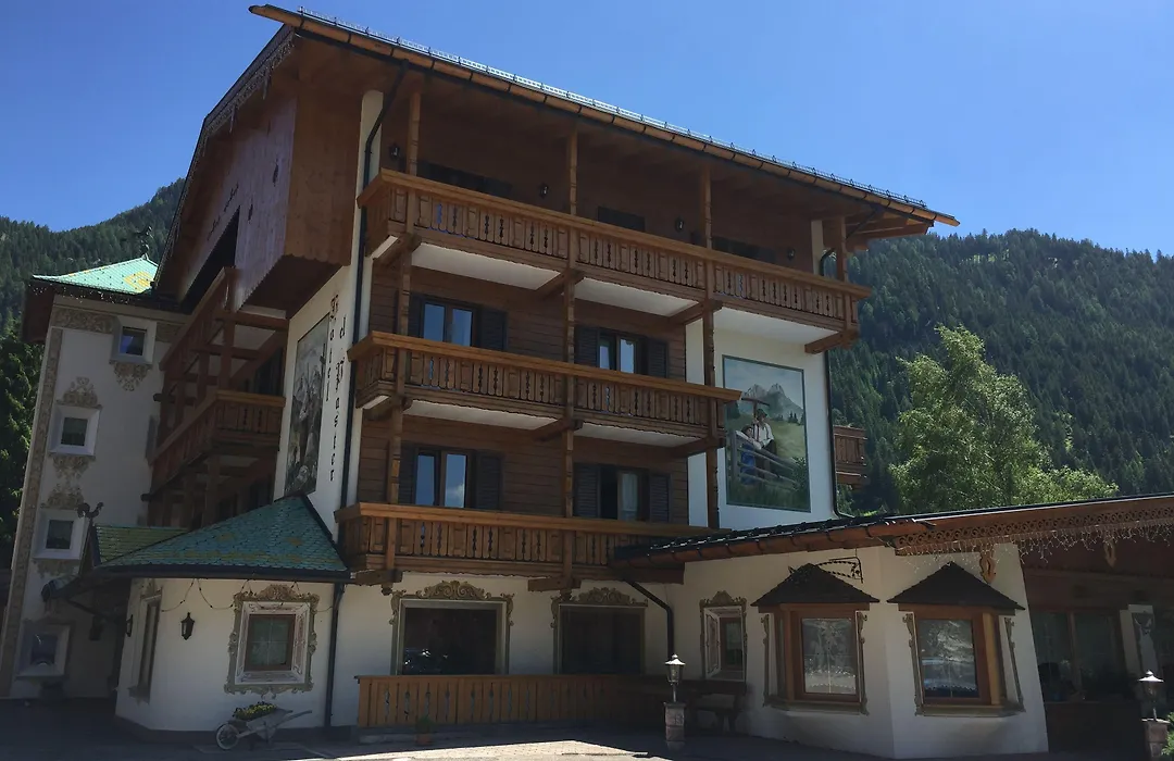 Hotel El Paster-1