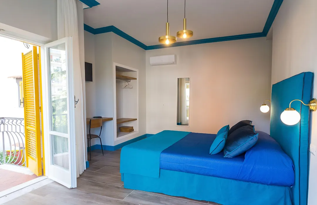 Sorrento Pool&Suites-1
