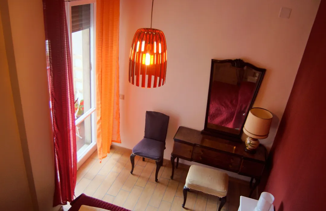 B&B Bibliotechina-1