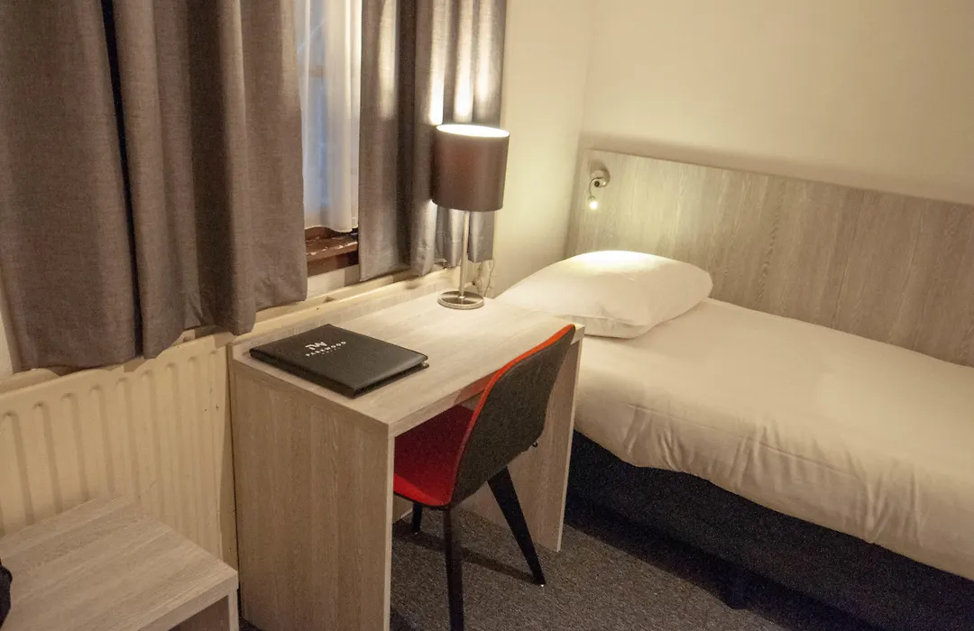 Hotel Crown-1