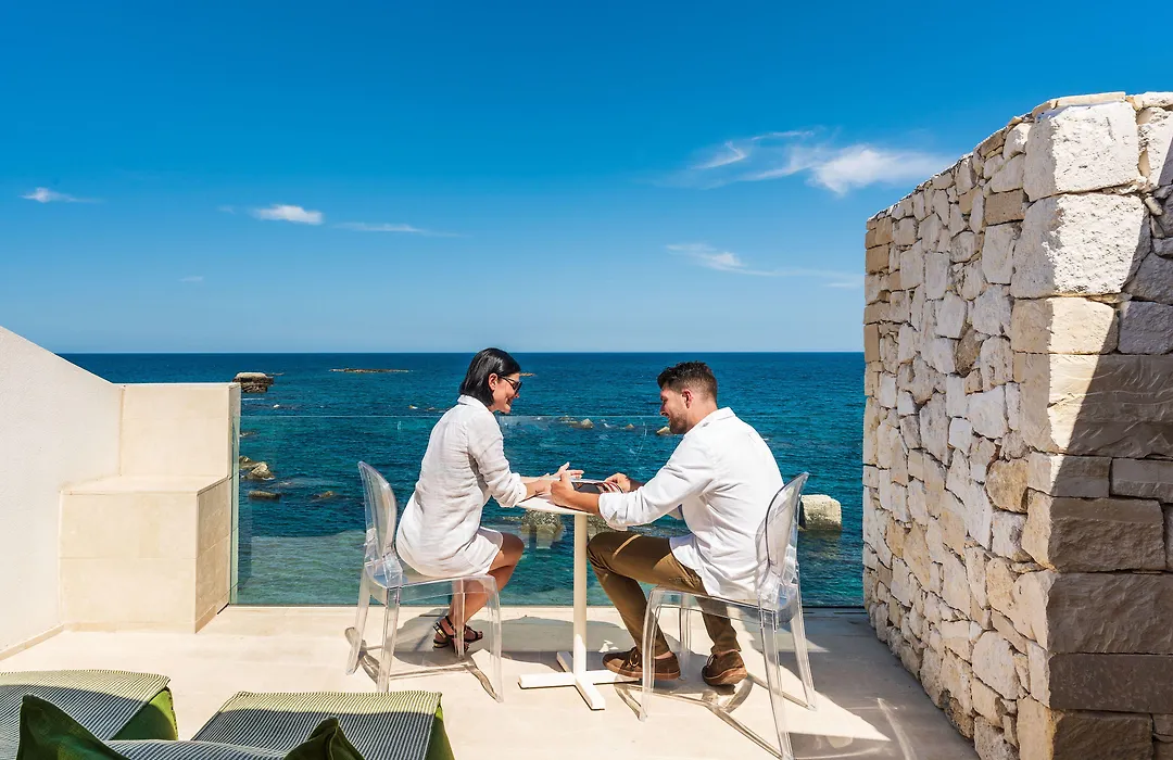 Re Dionisio Luxury Suites-1