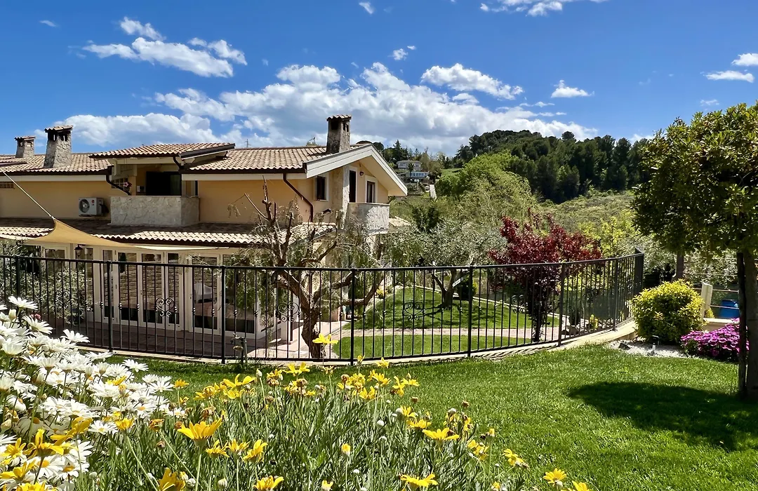 Peperosa in collina, Luxury B&B-1