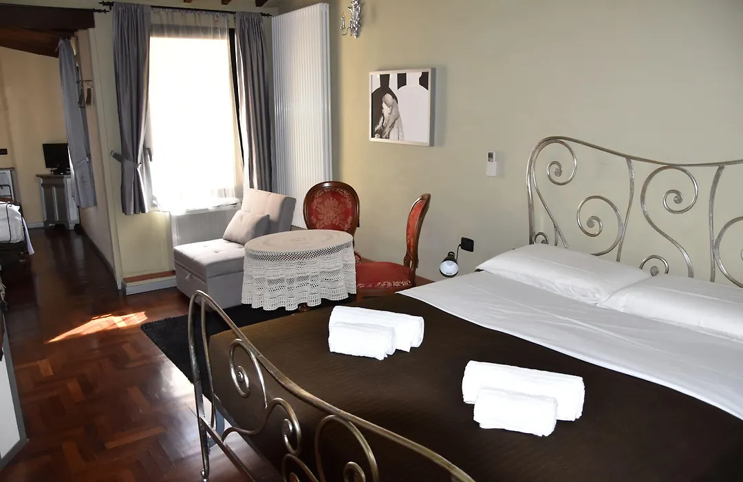 The Black Sheep B&B-1
