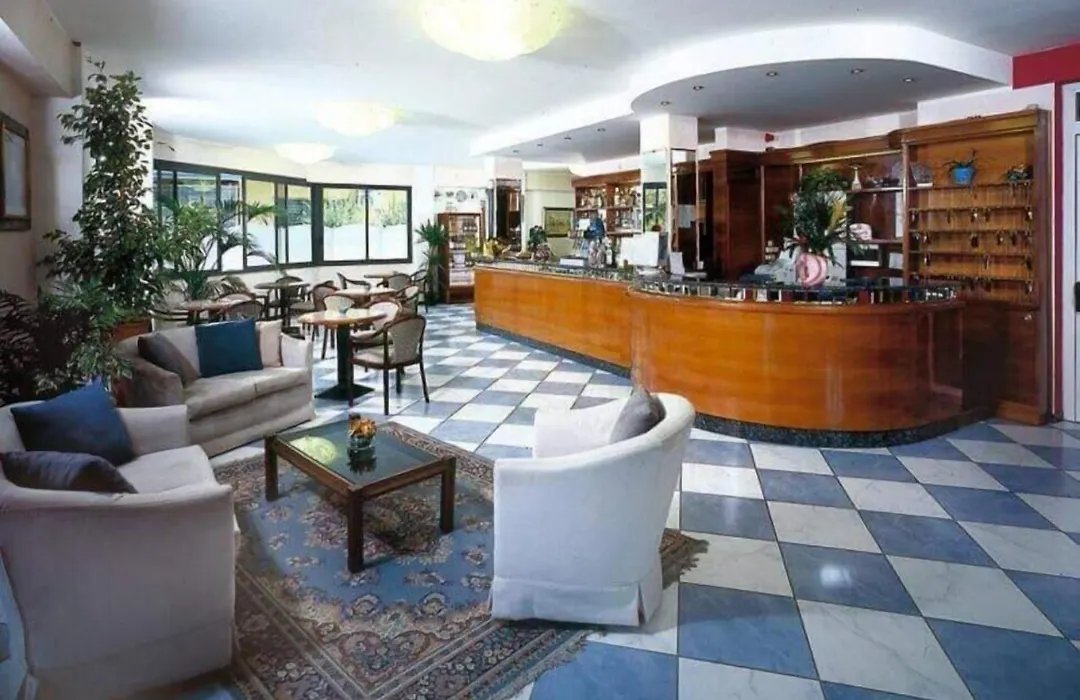 Hotel President-1