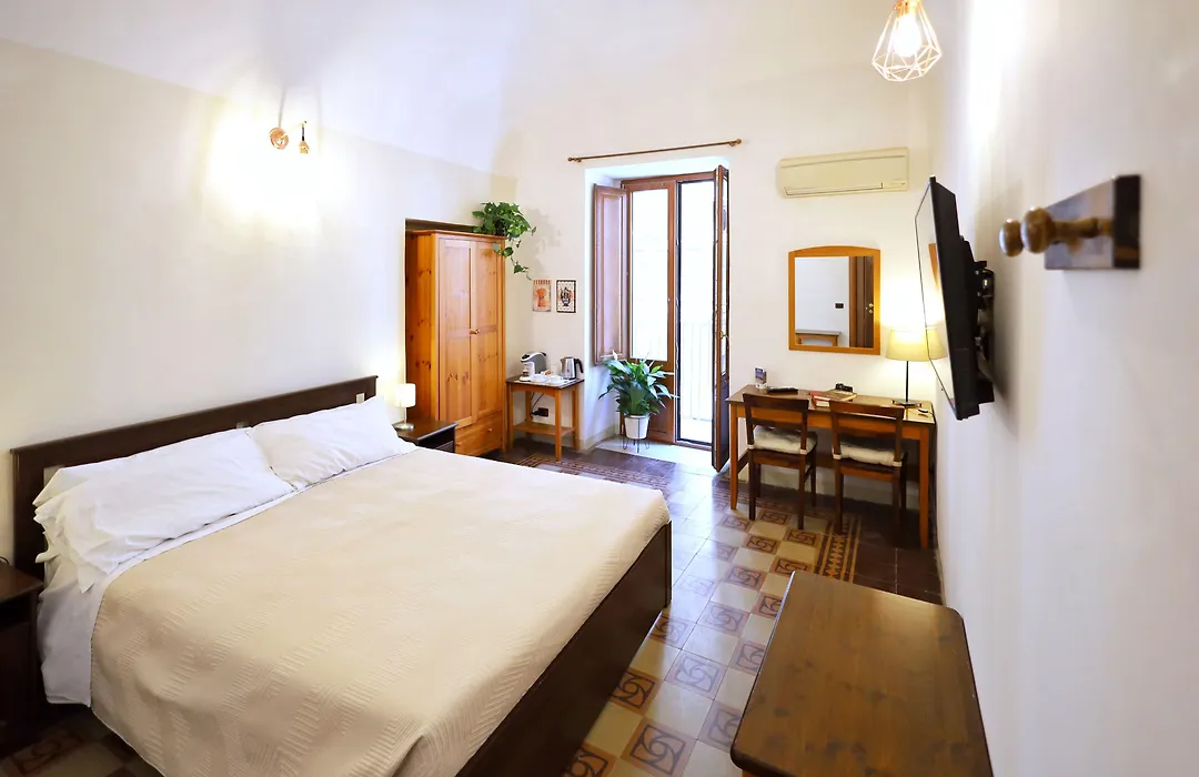 Cataneasy Rooms-1