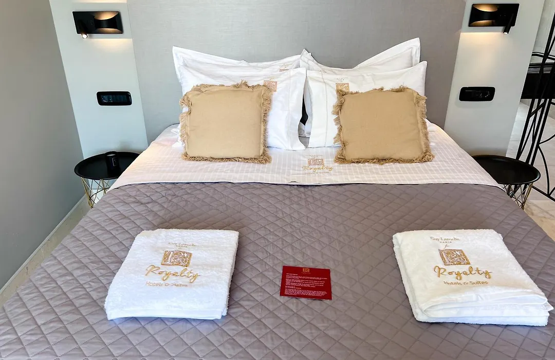 Royalty Suites Psyrri-1
