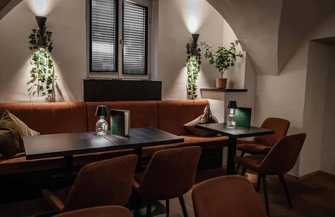 Hotel Schwarzer Adler Innsbruck-1