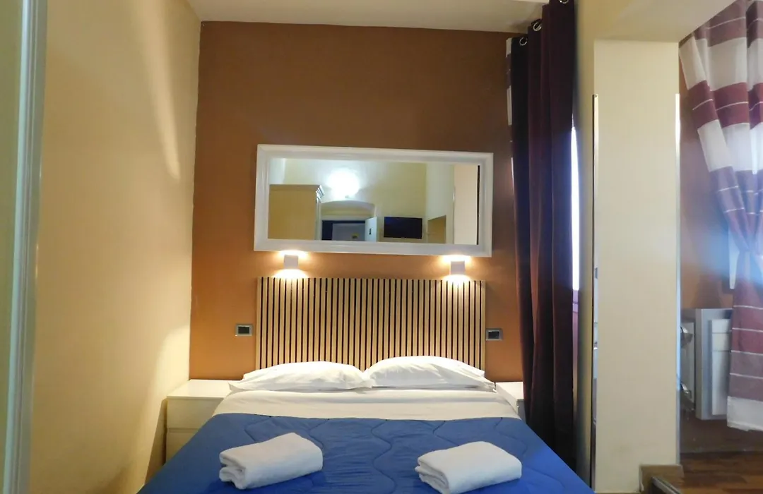PICCOLO HOTEL Con Access ZTL !!! Ɲel Ƈentro Storico di Ƒirenze !!!-1