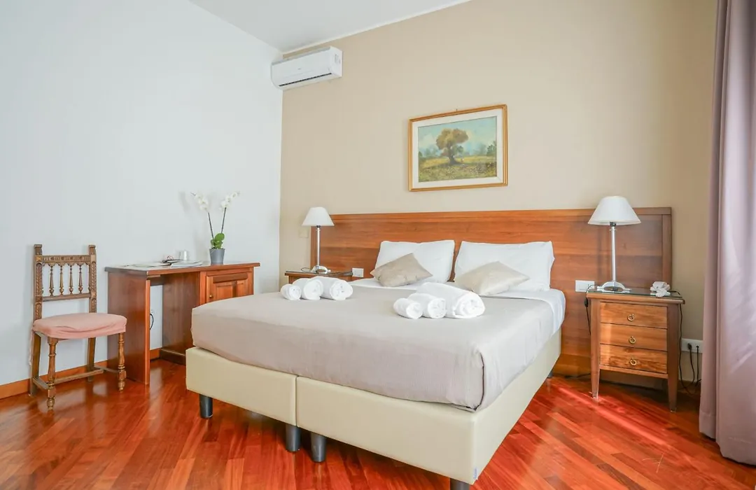 Hotel St. Moritz-1