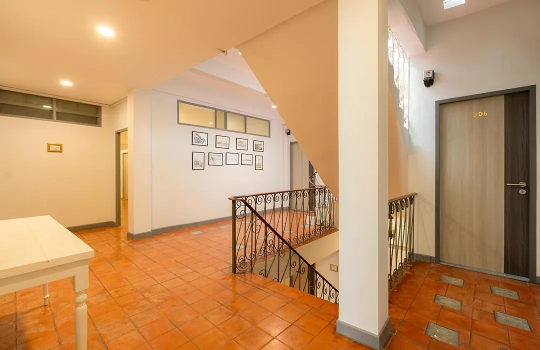 Ratchadamnoen Residence-1