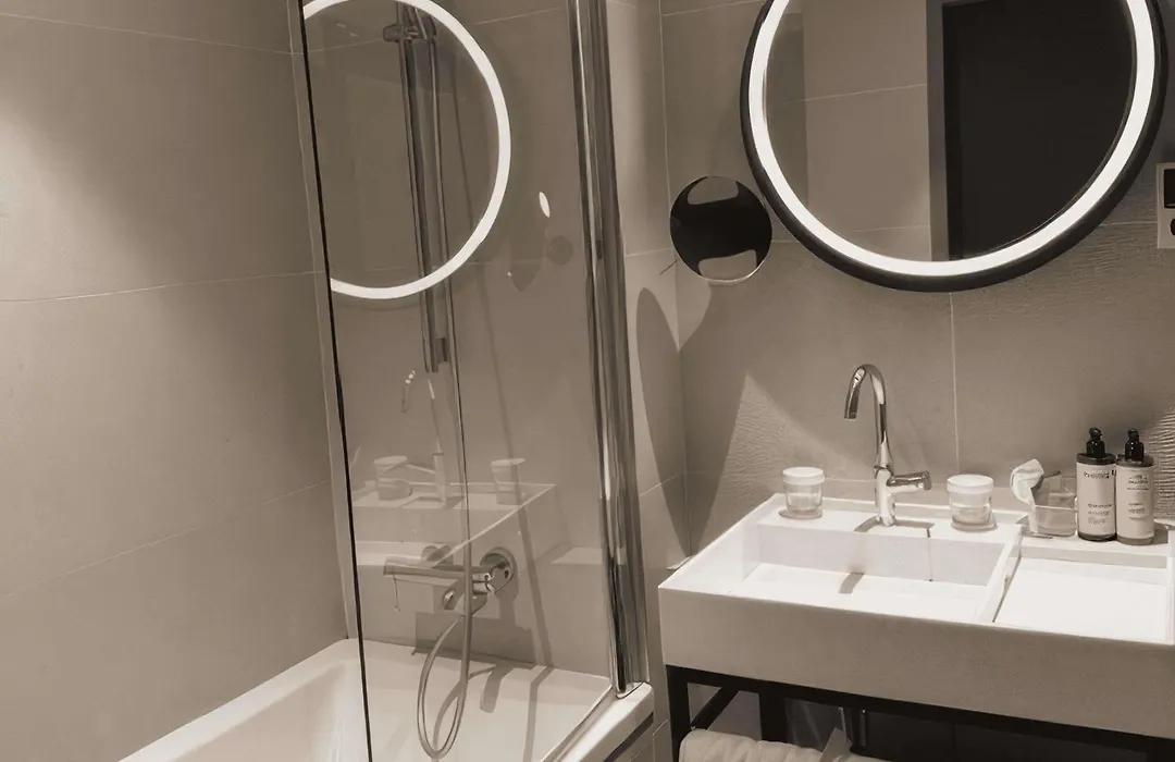 Mercure Paris 17 Batignolles-1