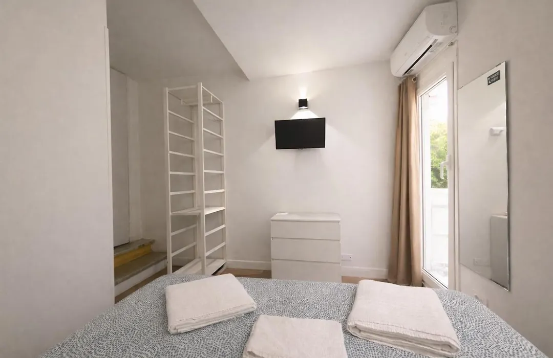 Pied A Terre Barberini-1