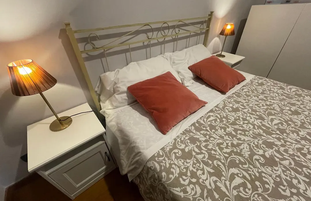 Paradise Suites - Brignole Station - Best Price Rooms - Always Open-1