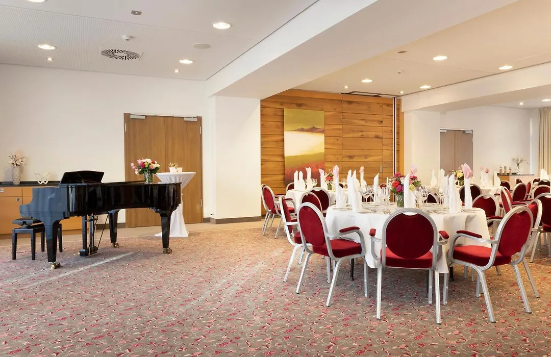 Holiday Inn Nuernberg City Centre By Ihg-1