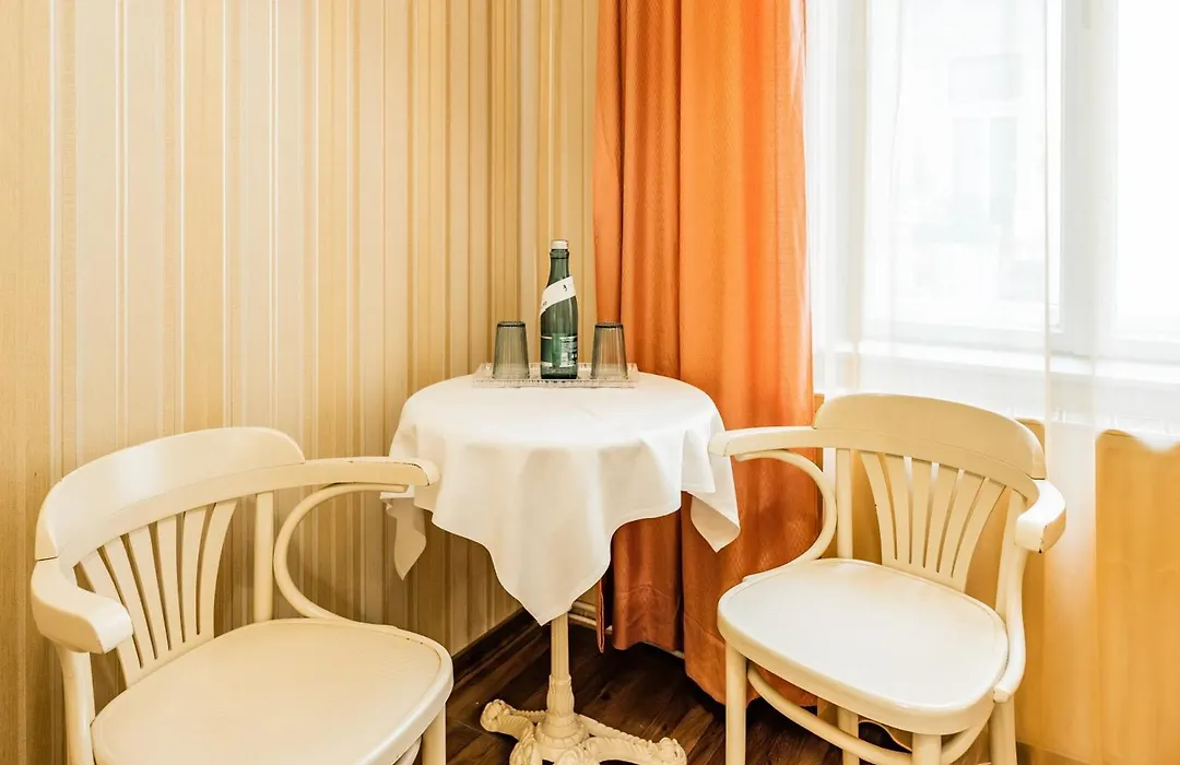 Hotel Pension Baronesse-1