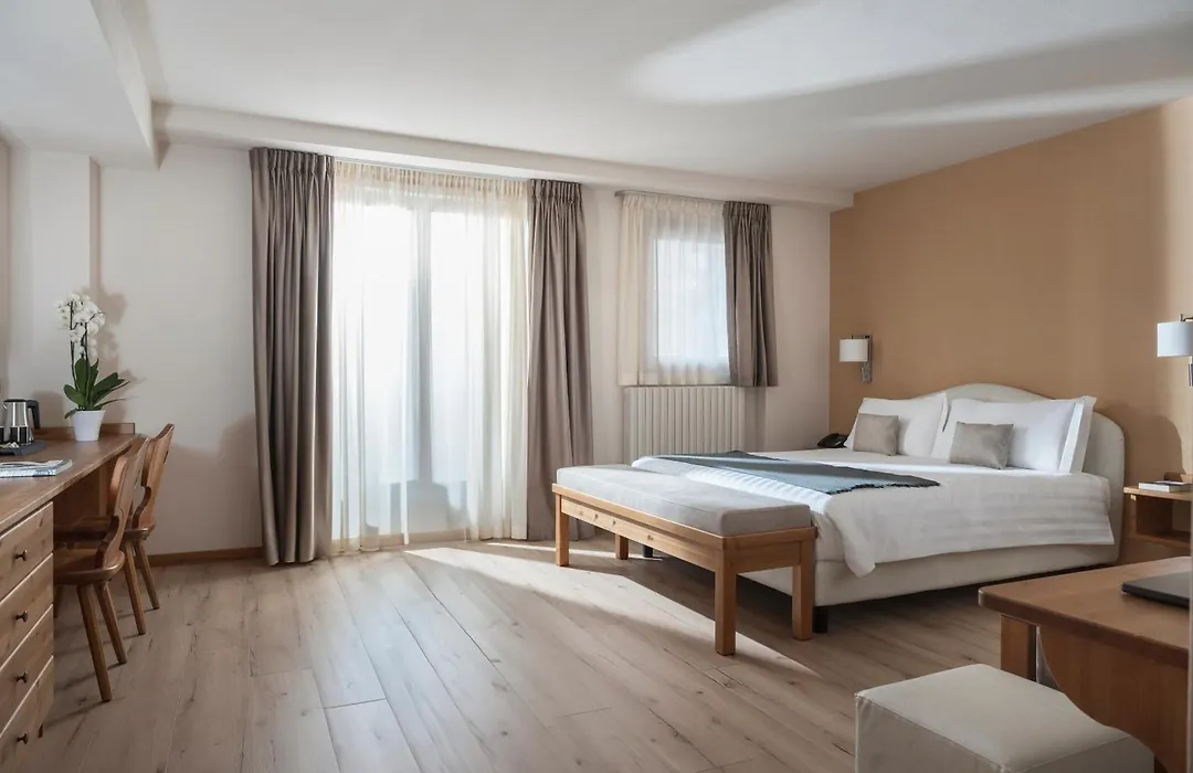 Hotel Cristallo-1