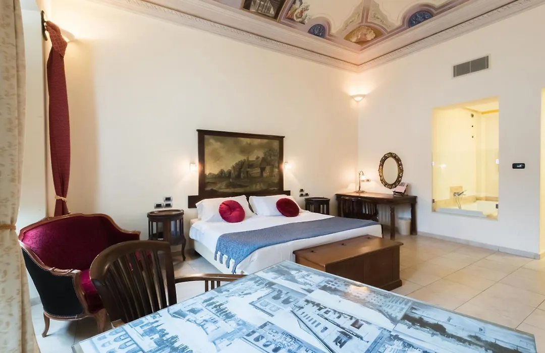 Vogue Hotel Arezzo-1