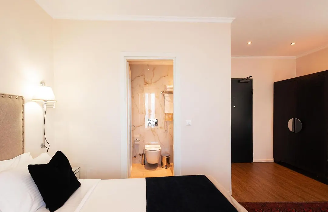 Best Western Plus Embassy Hotel-1