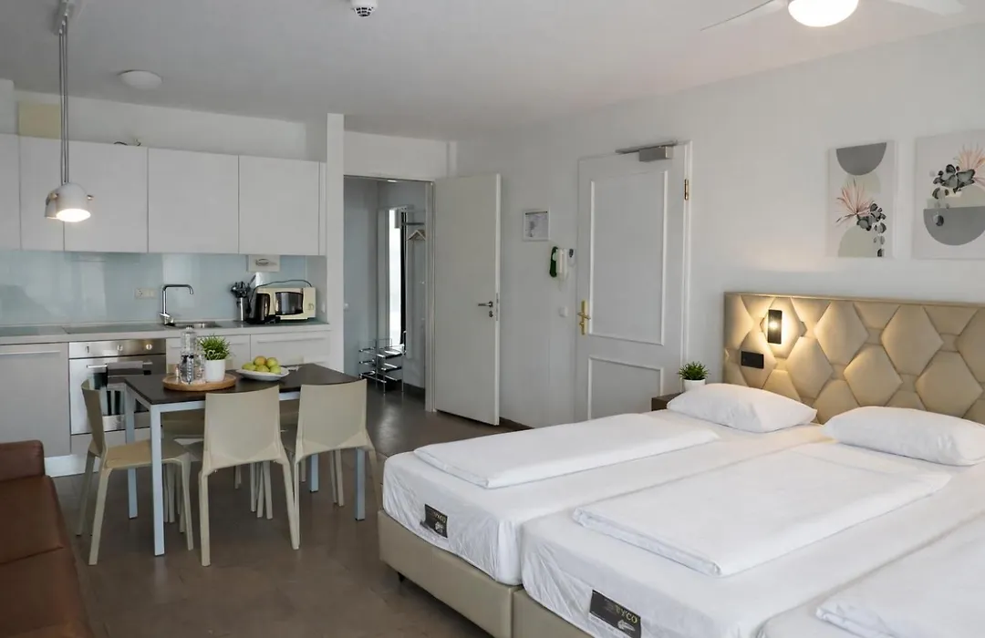Bayer'S Boardinghouse Und Hotel-1
