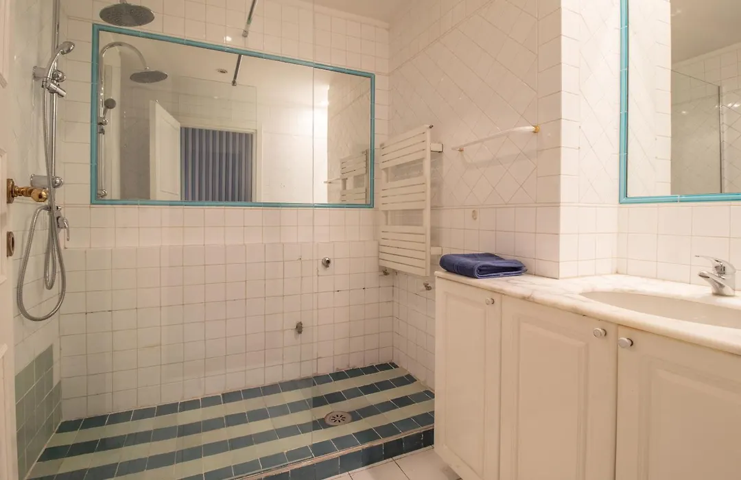 Praty Rooms-1