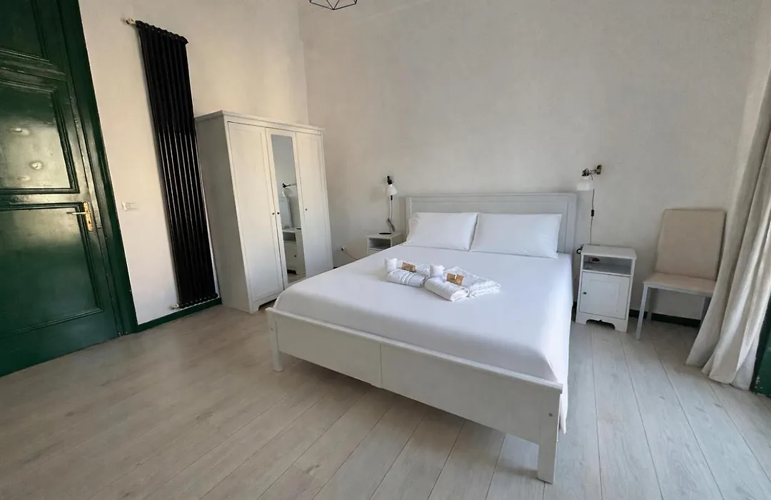 Cosmopolitan B&B-1