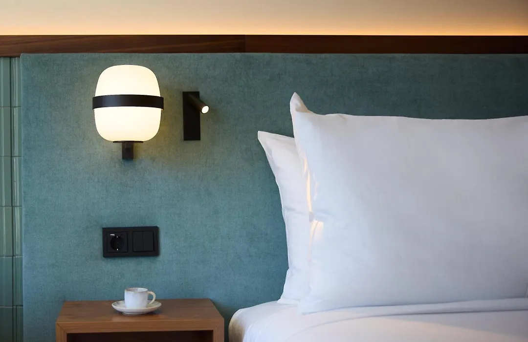 Duo Hotel Lisbon, Curio Collection By Hilton-1