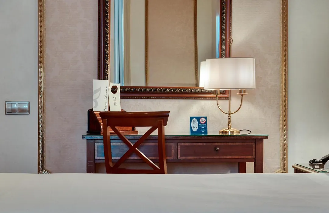 Hotel Roger De Lluria-1