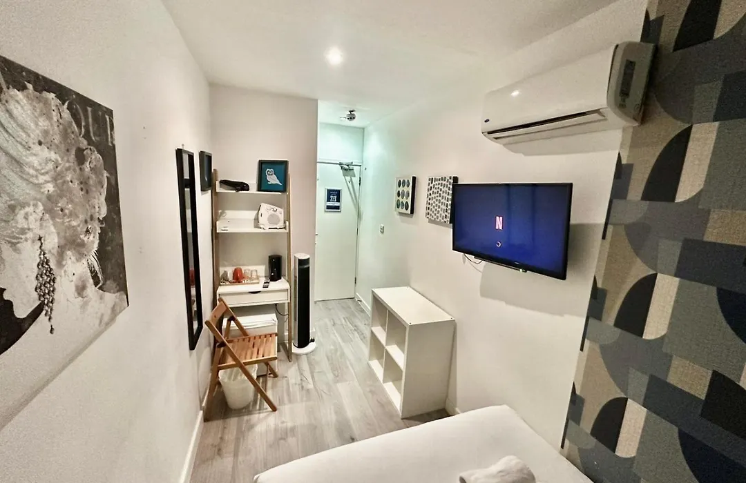 Wembar Hotel-1