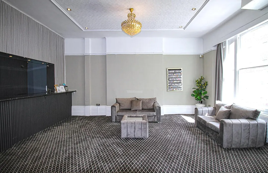 Hyde Park Court Hotel-1