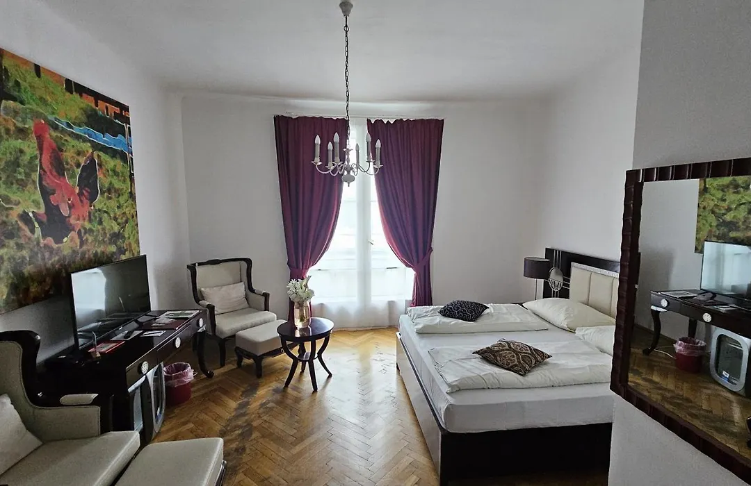 Hotel Pension Museum-1
