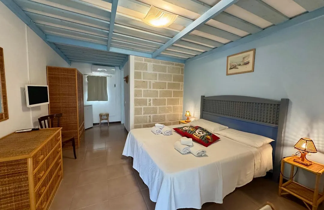Albergo isola mia-1