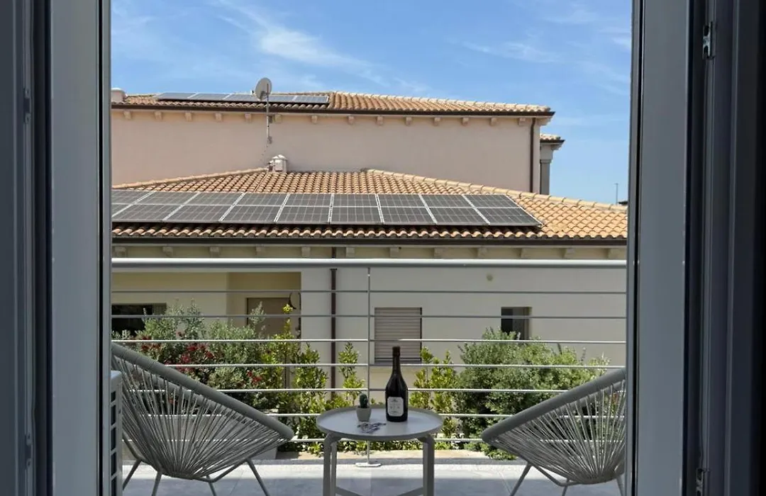 Artemisia Home-1