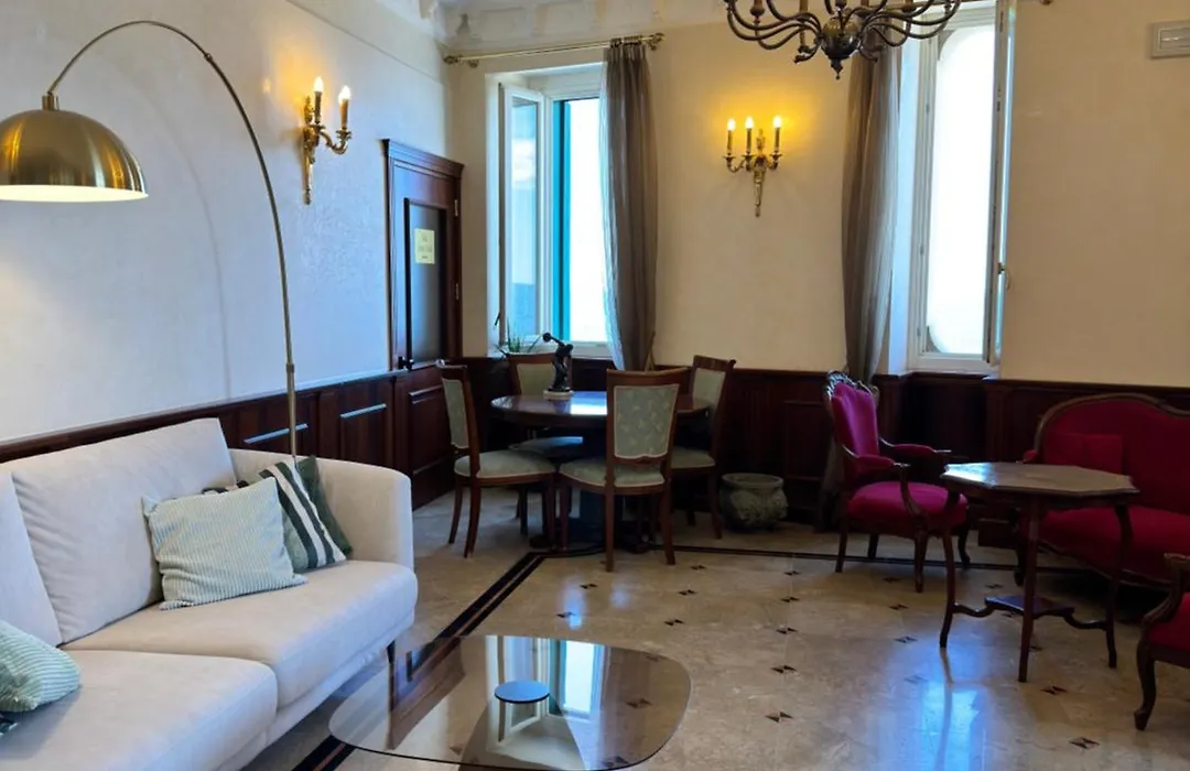Livingston Hotel-1