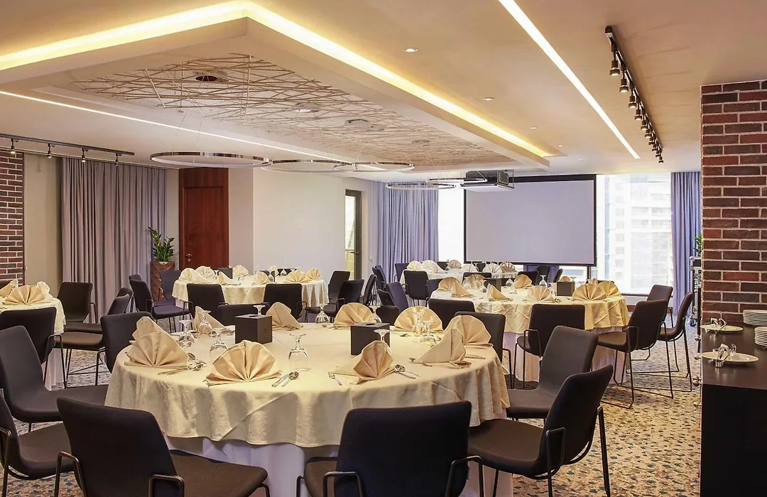 Mercure Dubai Barsha Heights Hotel Suites And Apartments-1