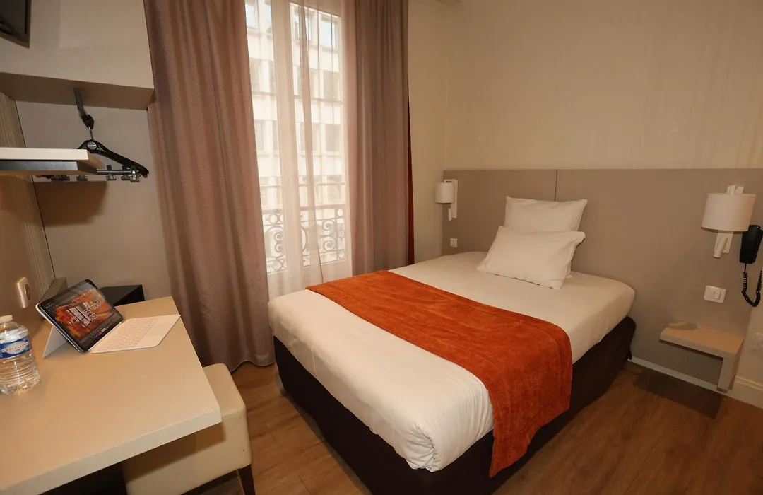 Hotel Des Trois Gares-1