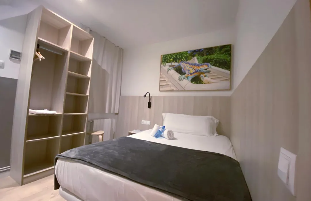 Hostal Bestprice Barcelona Stadium-1