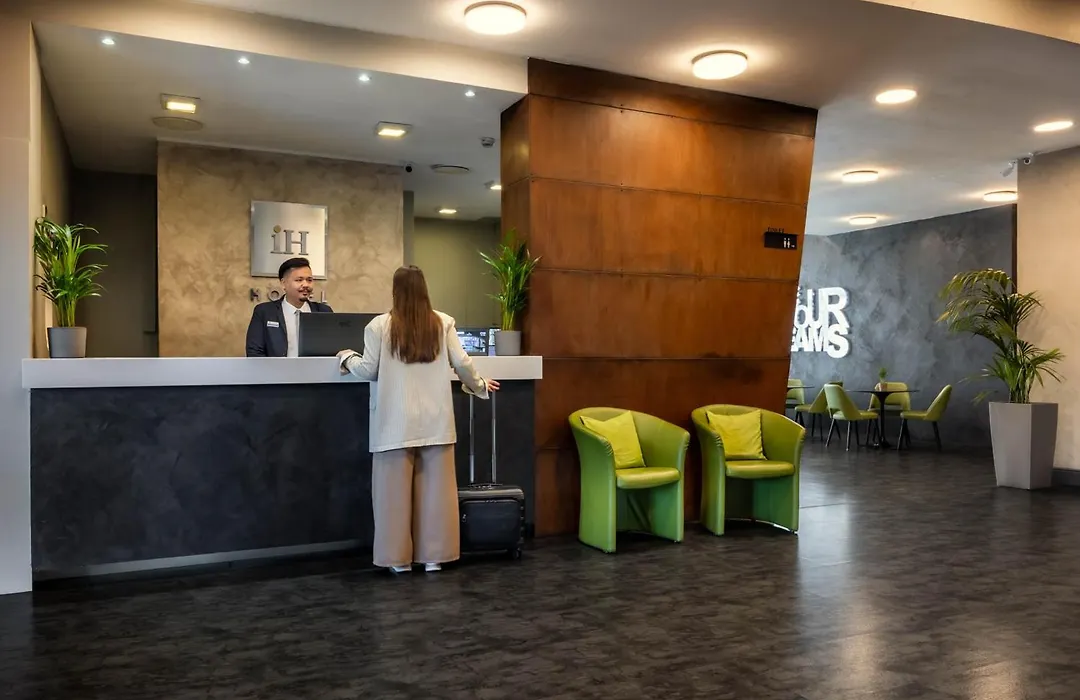 iH Hotels Milano Lorenteggio-1